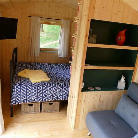 The Lookout Shepherd'S Hut Villa Dolton Exterior photo