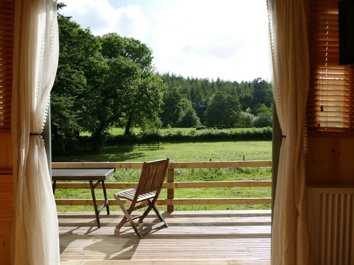 The Lookout Shepherd'S Hut Villa Dolton Exterior photo